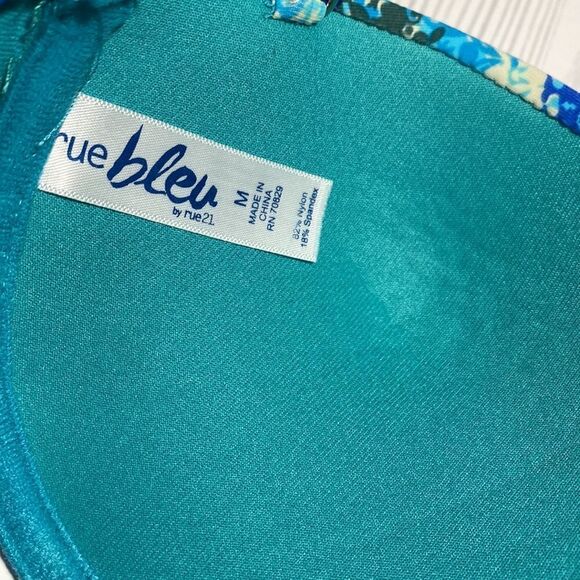 Rue Bleu Bikini Swimwear Top - Picture 4 of 8